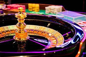lestari77 platform showing slot games, live-dealer tables, and sportsbook interface